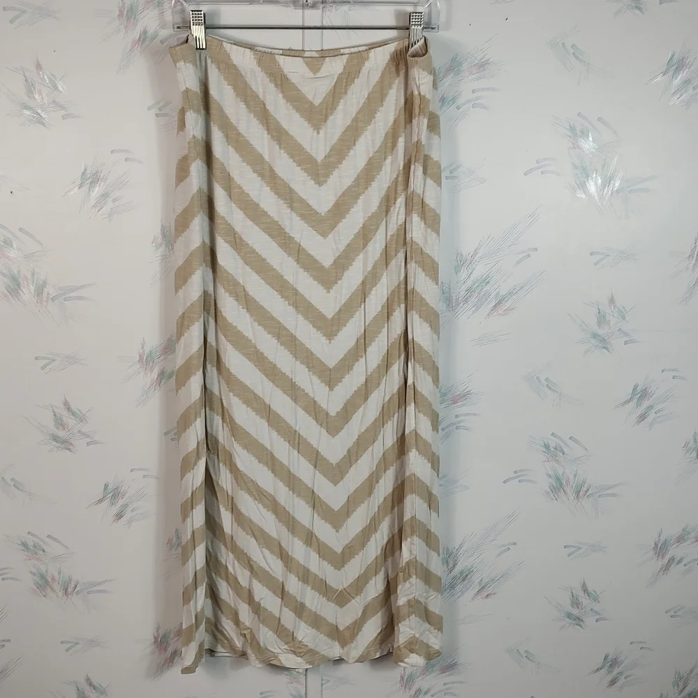 Chico's 2 Beige Chevron Print Midi Skirt - Picture 5 of 10